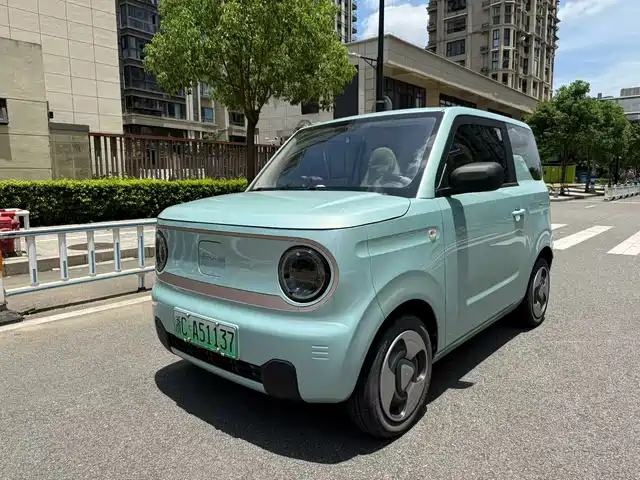 Geely Galaxy Panda 2023