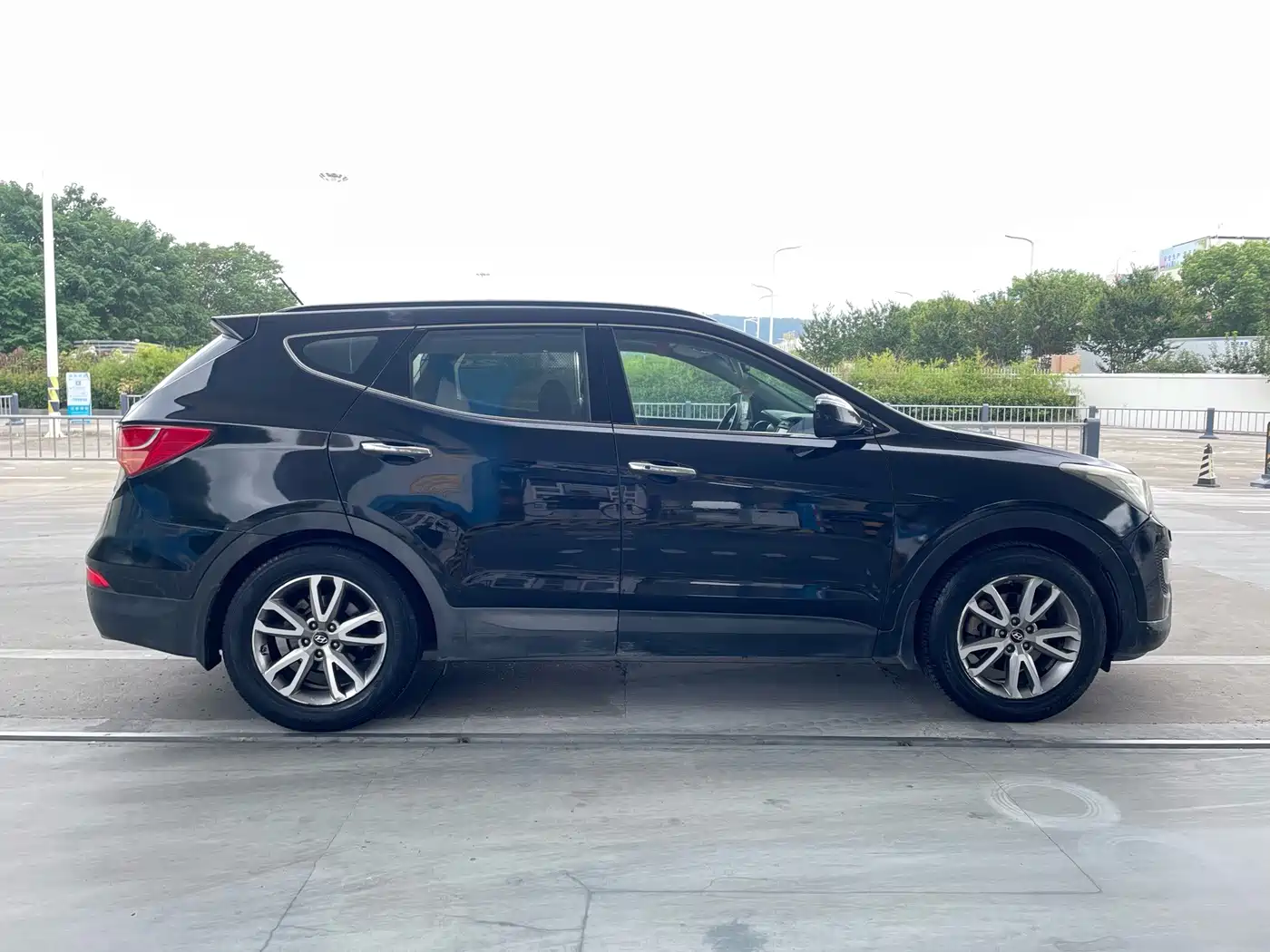 Фото 4 - Hyundai Santa Fe