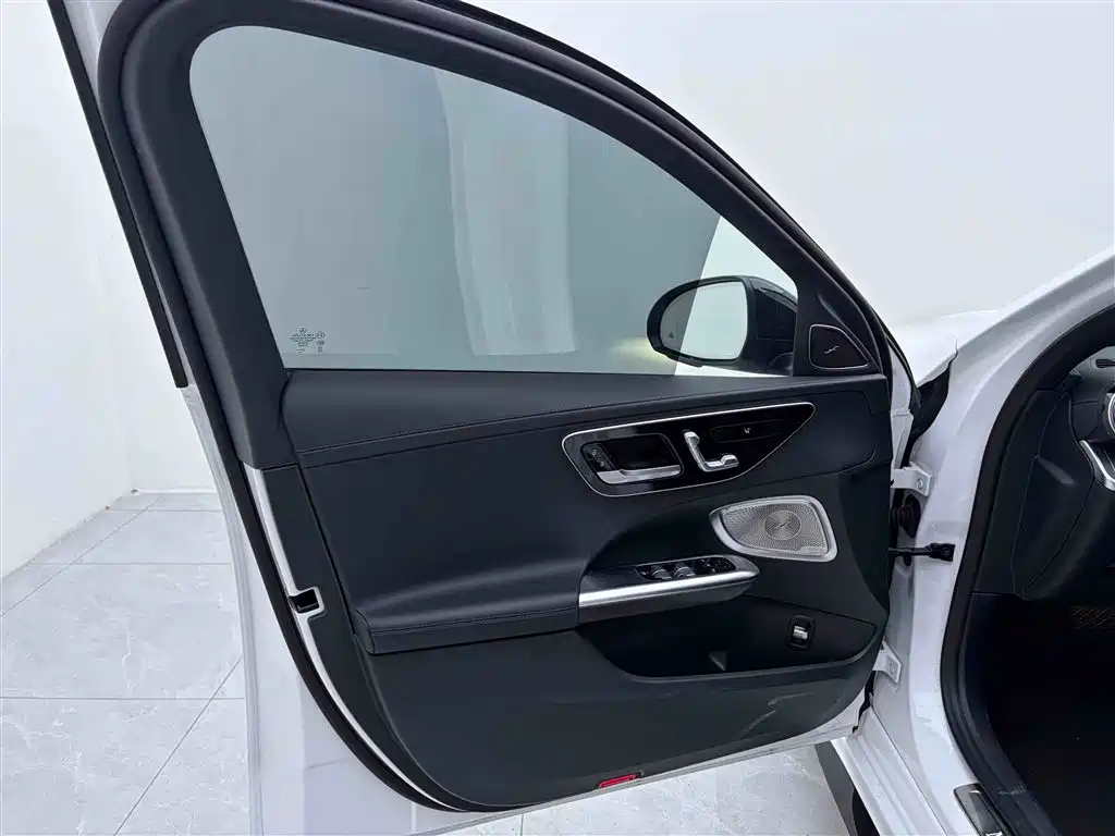 Mercedes-Benz C-Class 2024 C 260 L Night Edition Sport фото 15