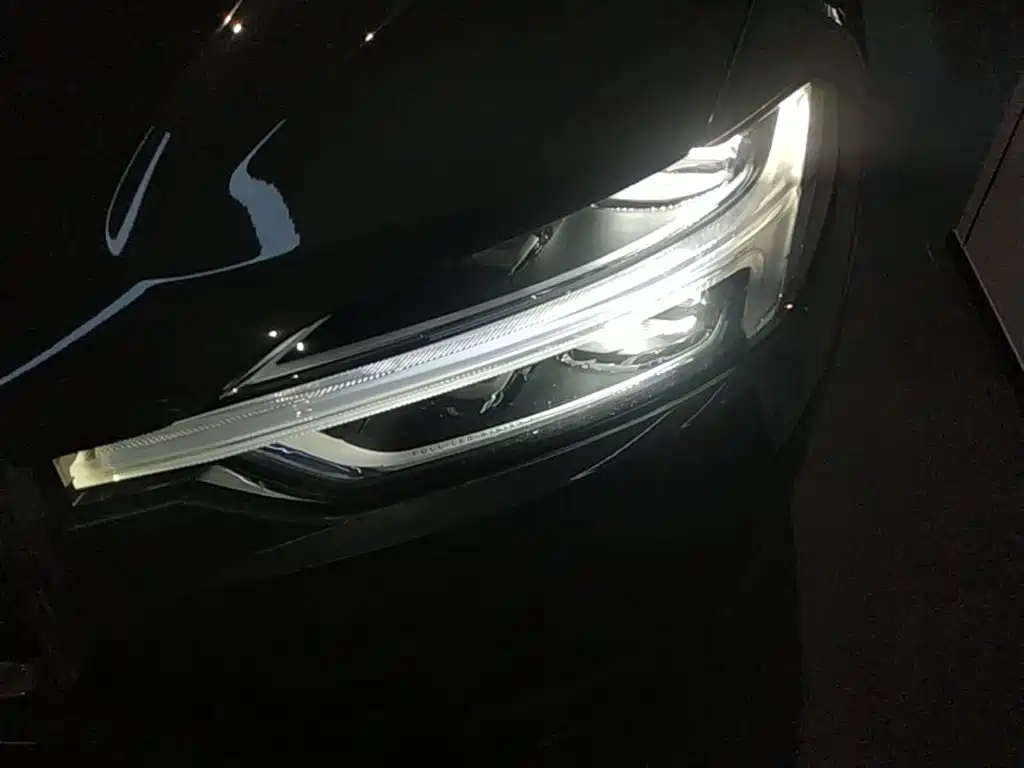 Фото 24 - Volvo XC60