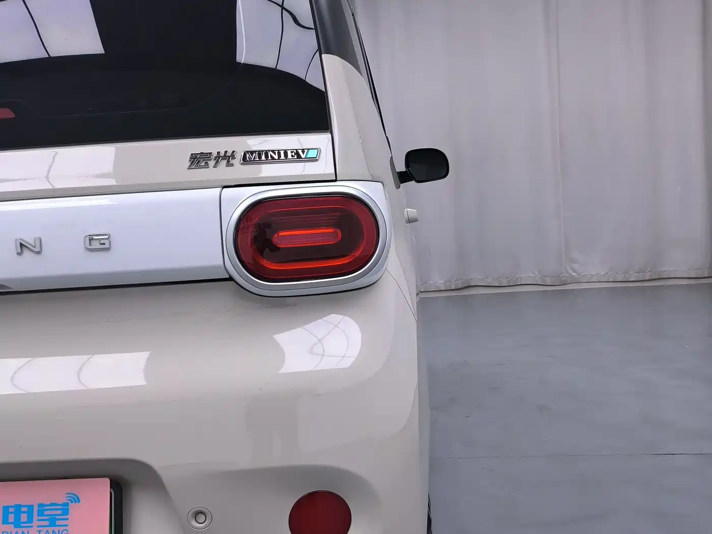 WULING AUTOMOBILE HONGGUANG MINIEV