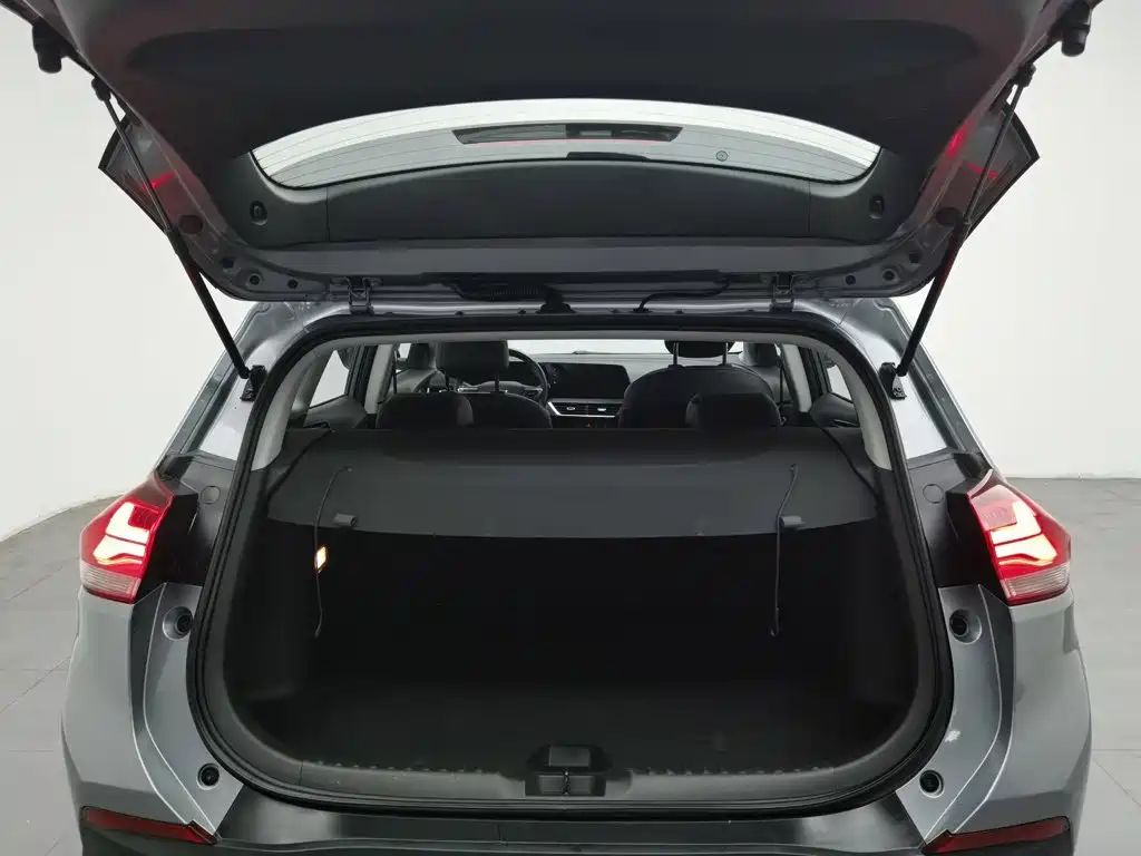 Chevrolet Trax 2023 2022 Tracker RS 1.5T CVT Cool MAX