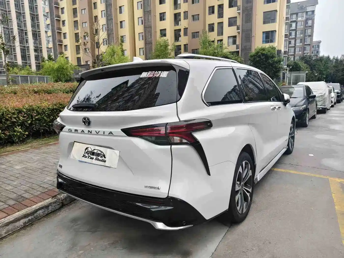 Toyota Granvia 2023 2023 2.5L Hybrid VIP Edition