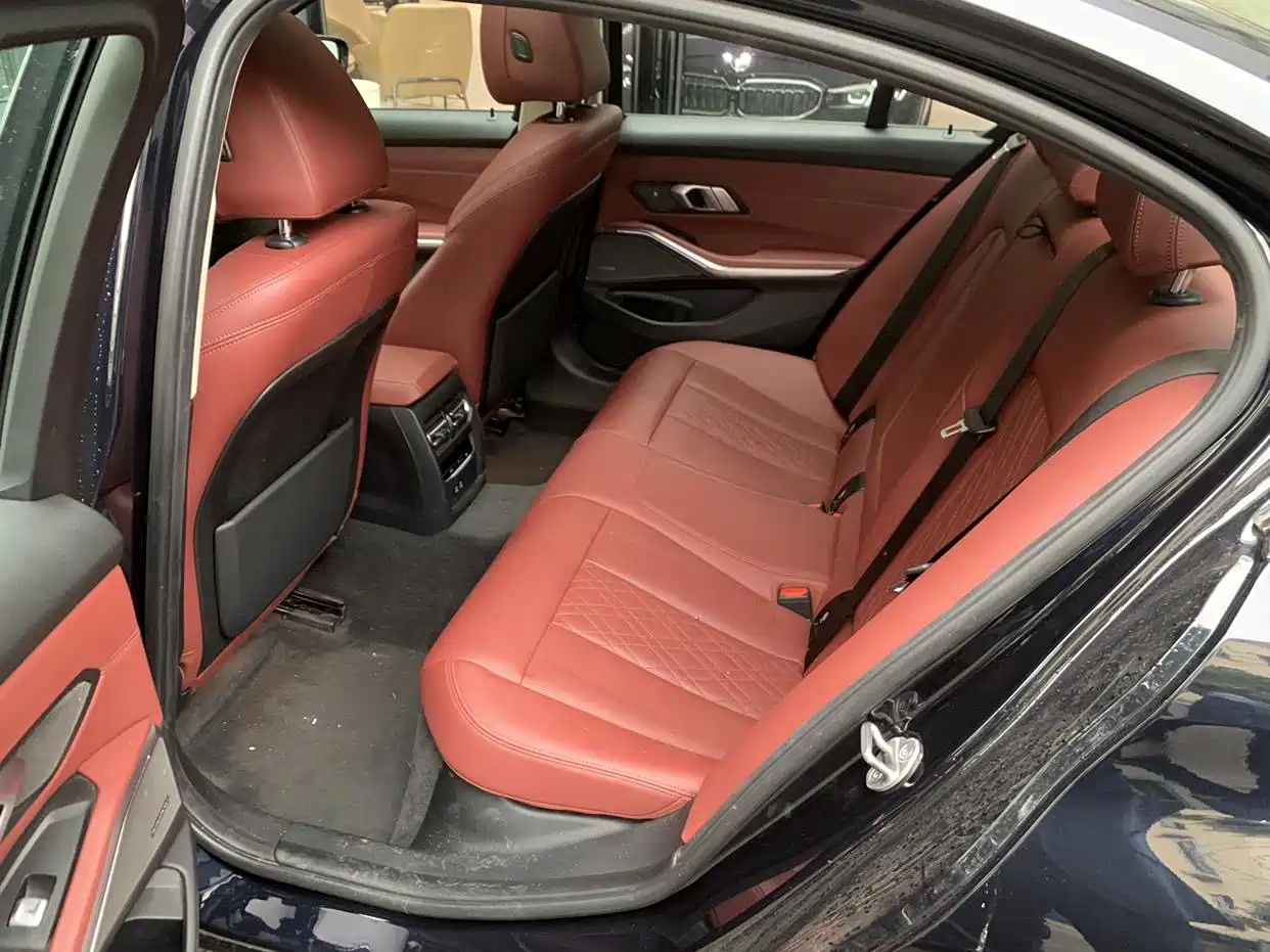 BMW 3 Series 2022 330i M Sport Shadow Edition фото 14