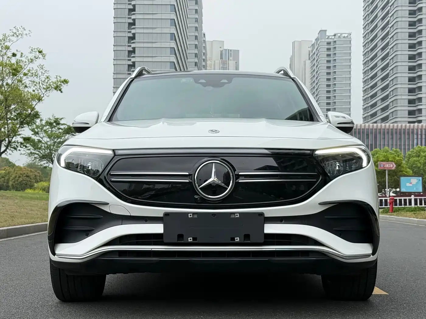 MERCEDES-BENZ EQB