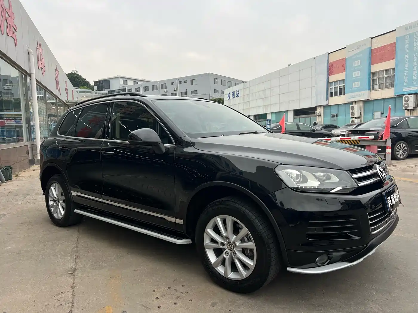 Фото 3 - Volkswagen Touareg