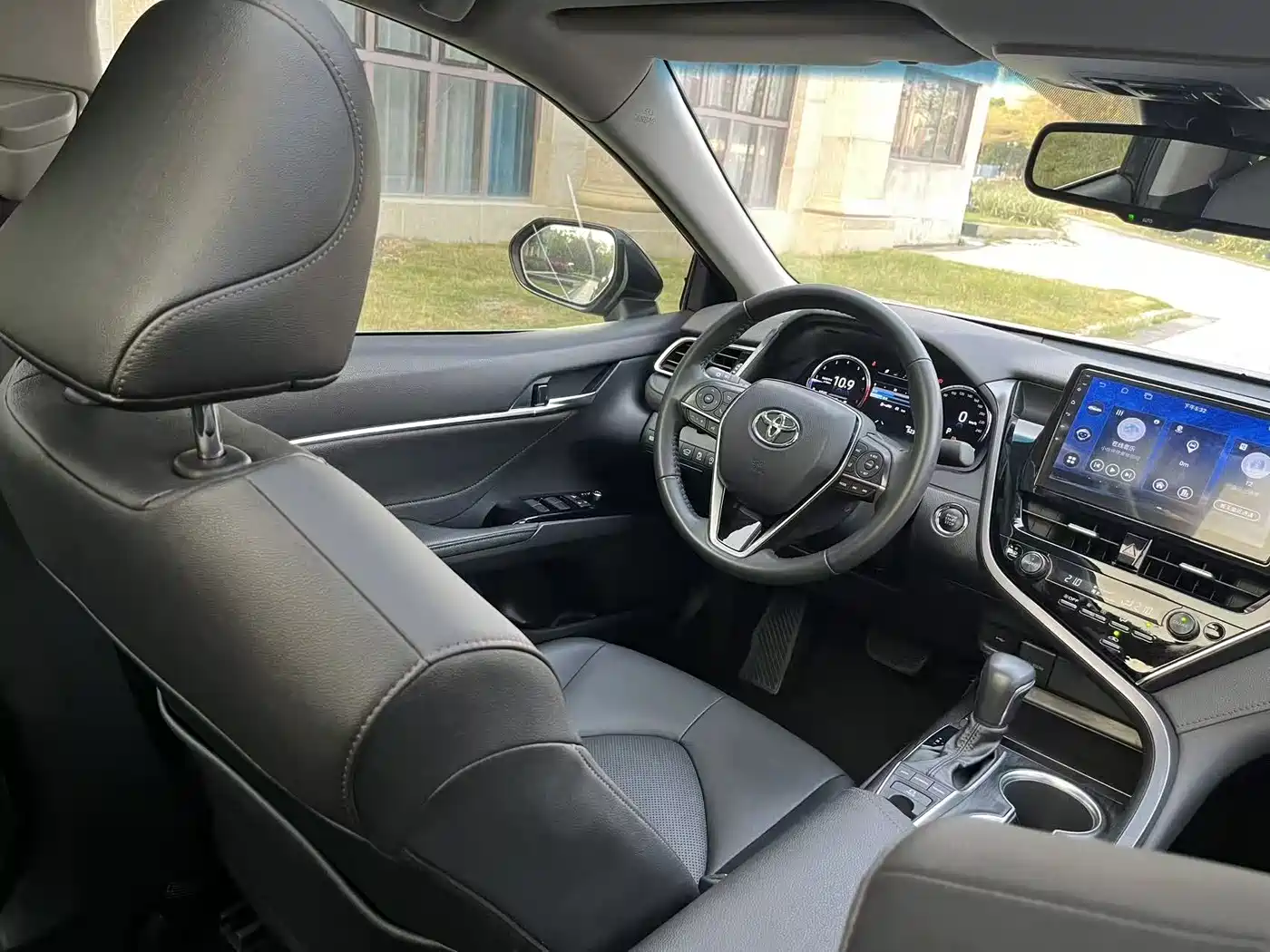 Toyota Camry 2021 2.5G Luxury Edition фото 13