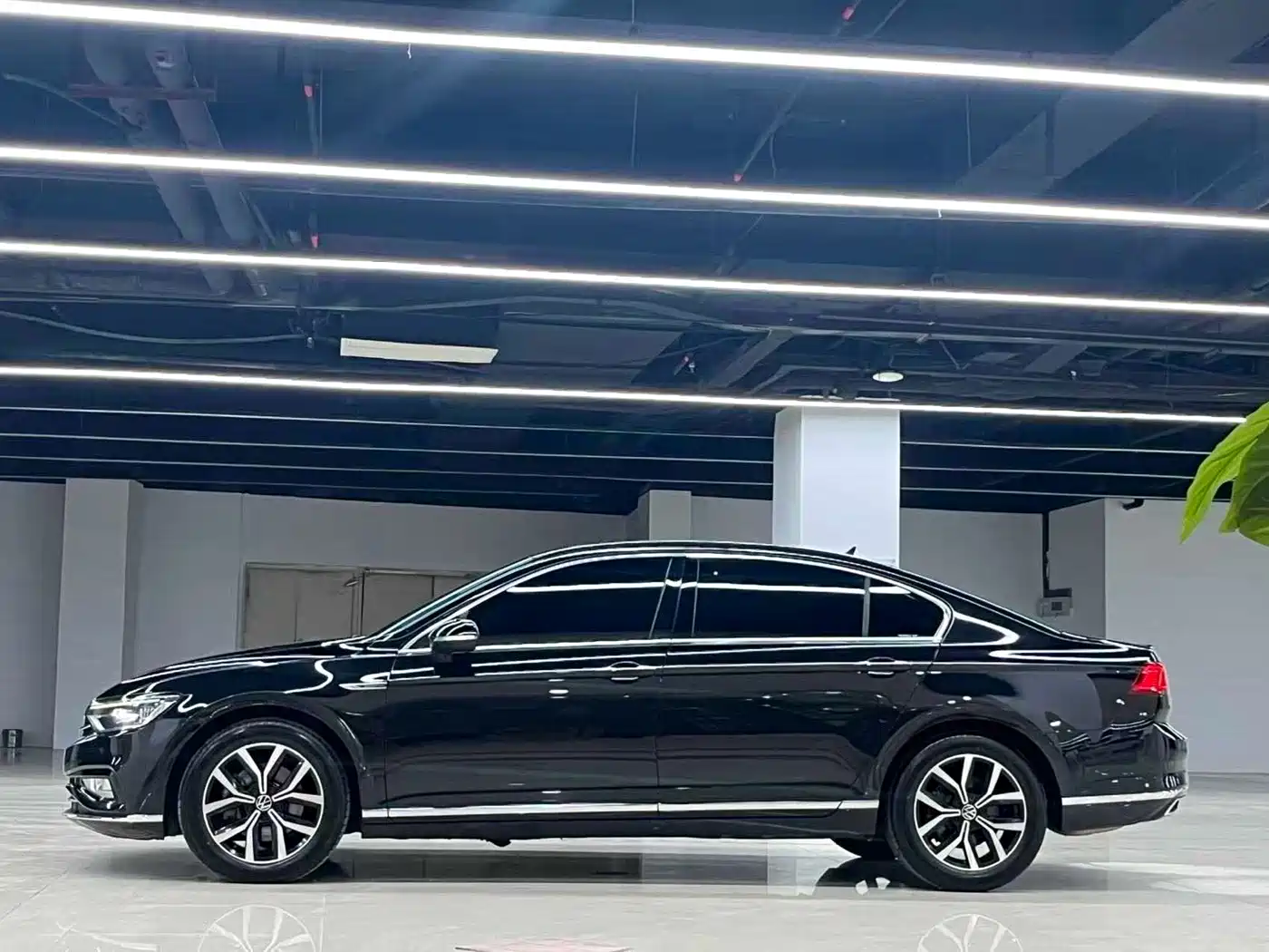 Фото 3 - Volkswagen Magotan