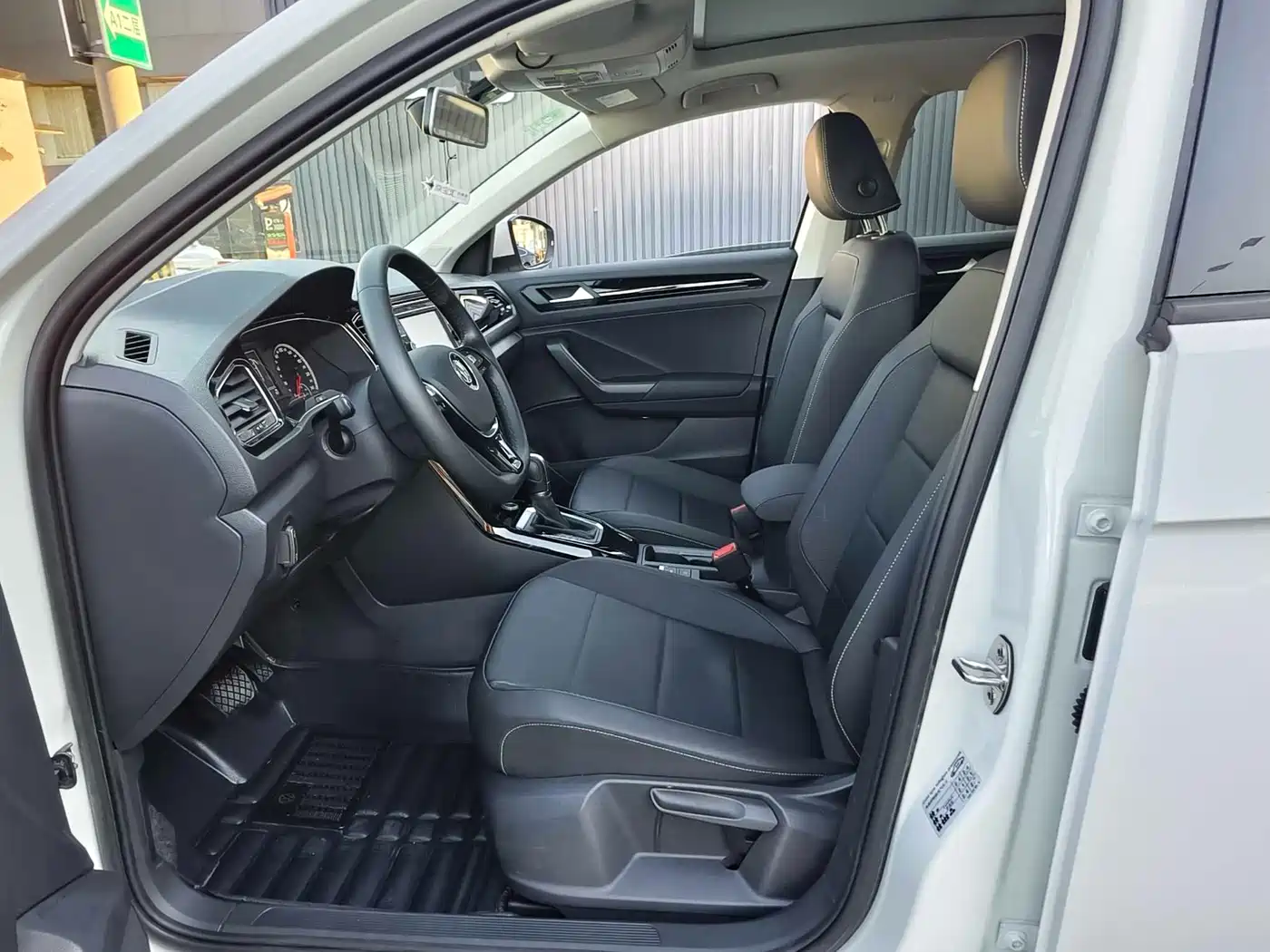Volkswagen T-ROC 2018 280TSI DSG 2WD Comfort (China V) фото 10