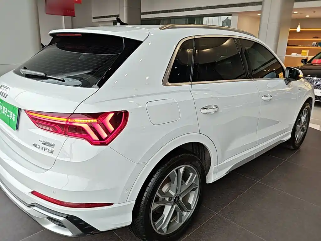 Audi Q3 2025 2024 40 TFSI Fashion Sport