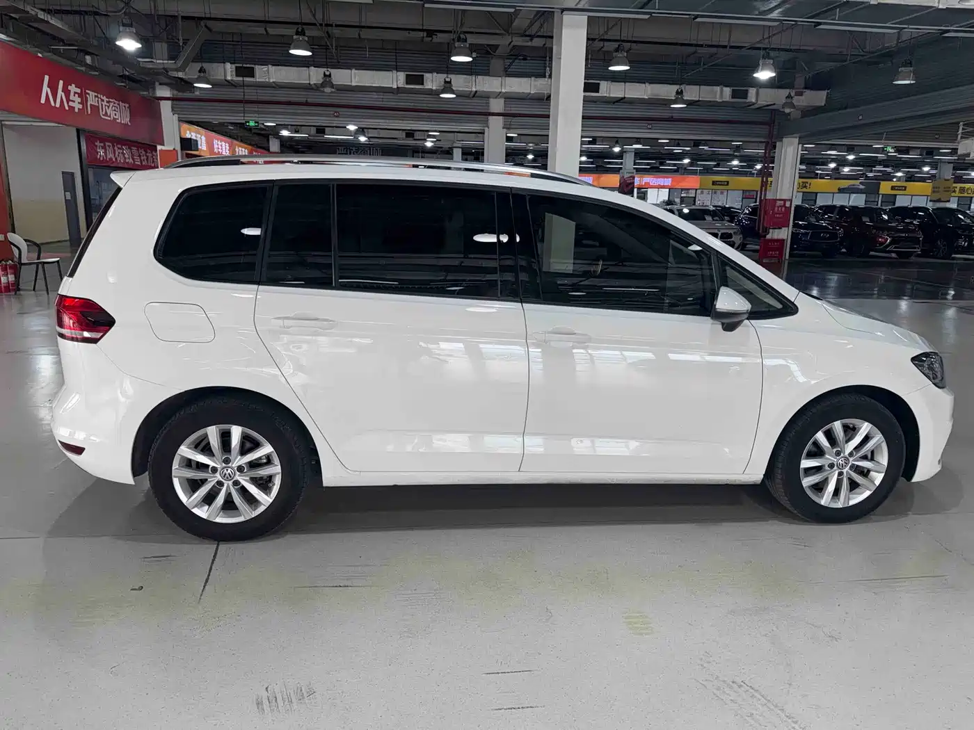 Фото 21 - Volkswagen Touran