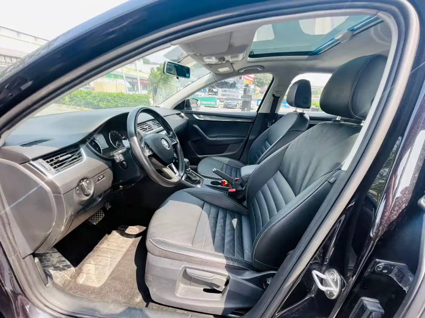 Škoda Octavia 2016 TSI280 DSG Smart Edition фото 7