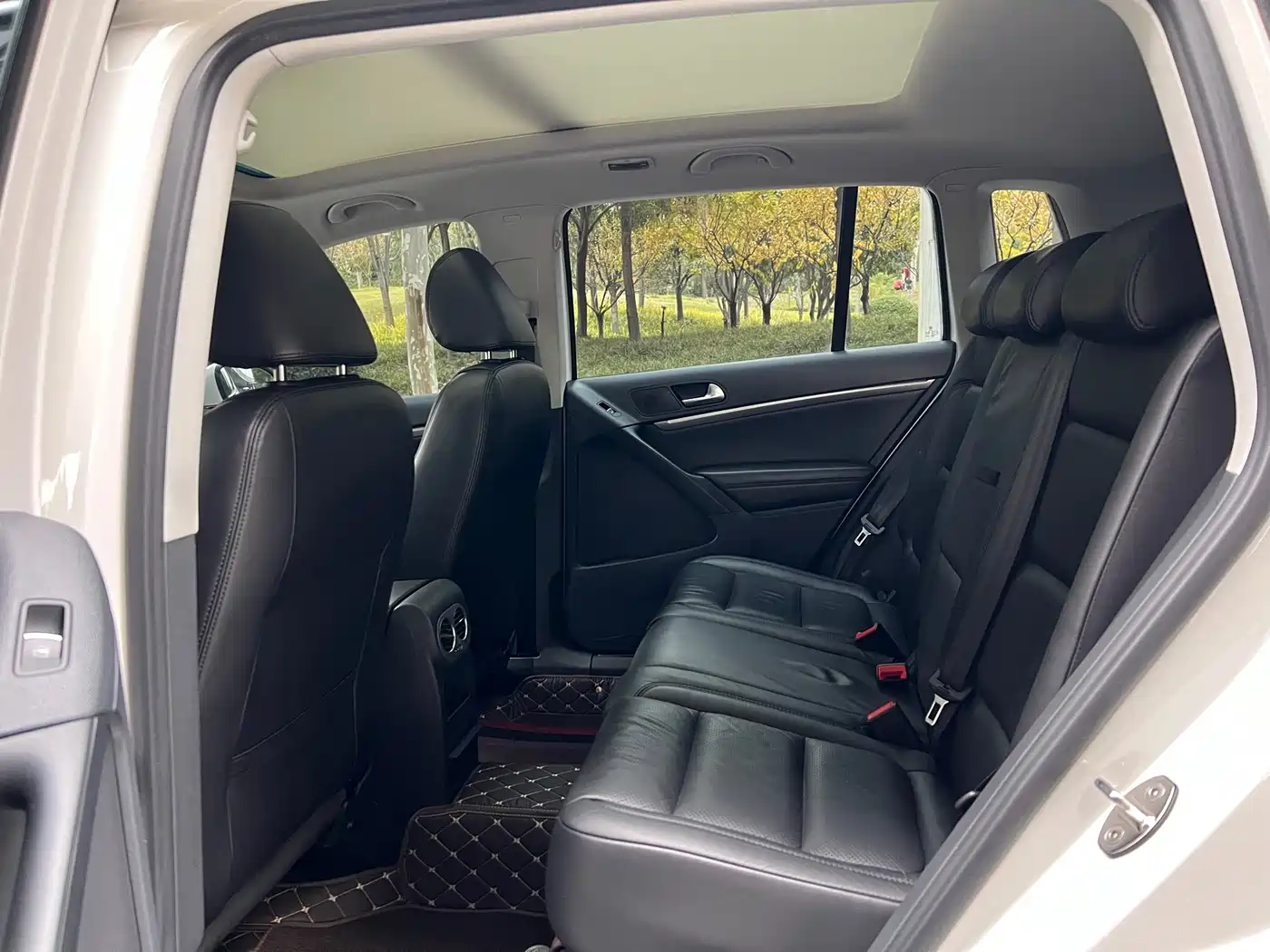 Volkswagen Tiguan 2015 1.8TSI Automatic 4WD Highline фото 8