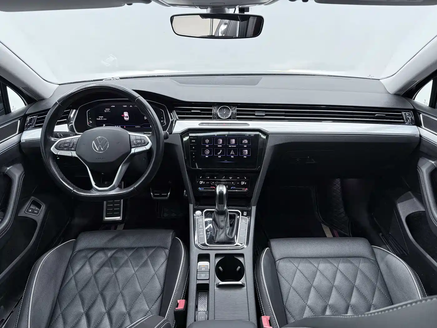 VOLKSWAGEN MAGOTAN GTE PLUG IN HYBRID