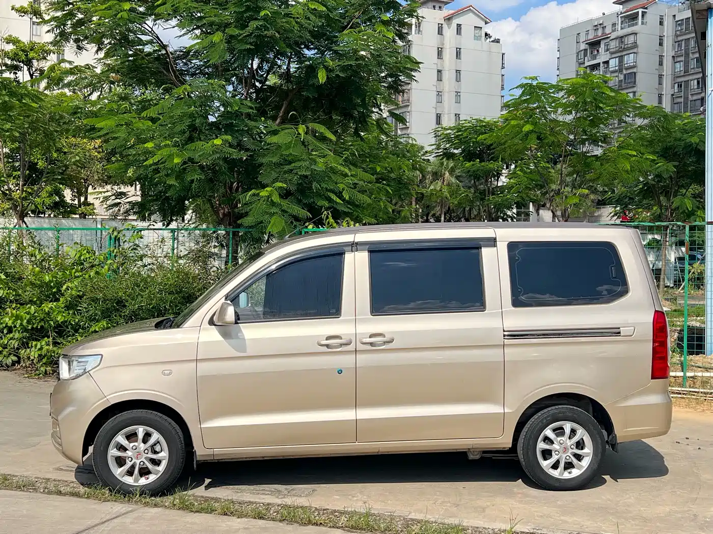 Фото 3 - Wuling Motors Wuling Hongguang V