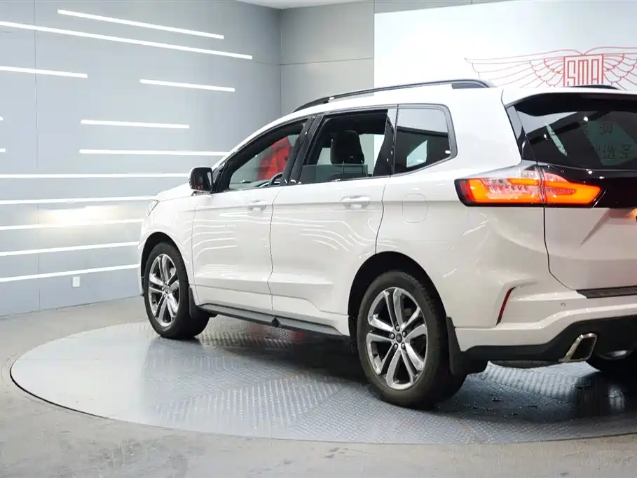 Фото 5 - Ford Edge