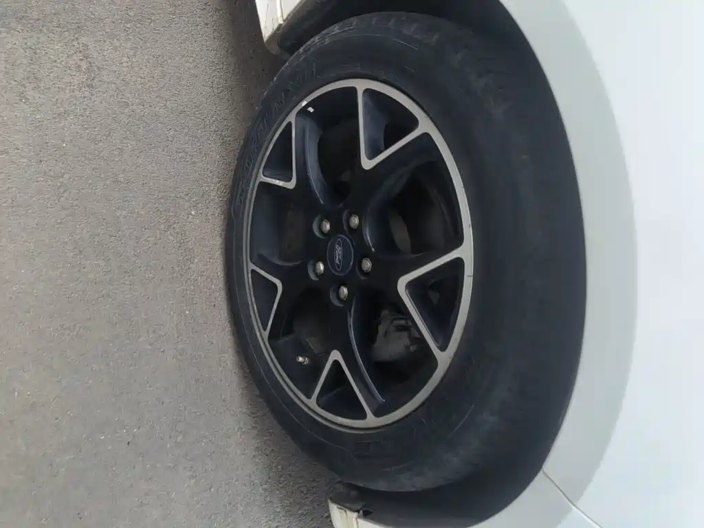 Фото 8 - Ford Focus