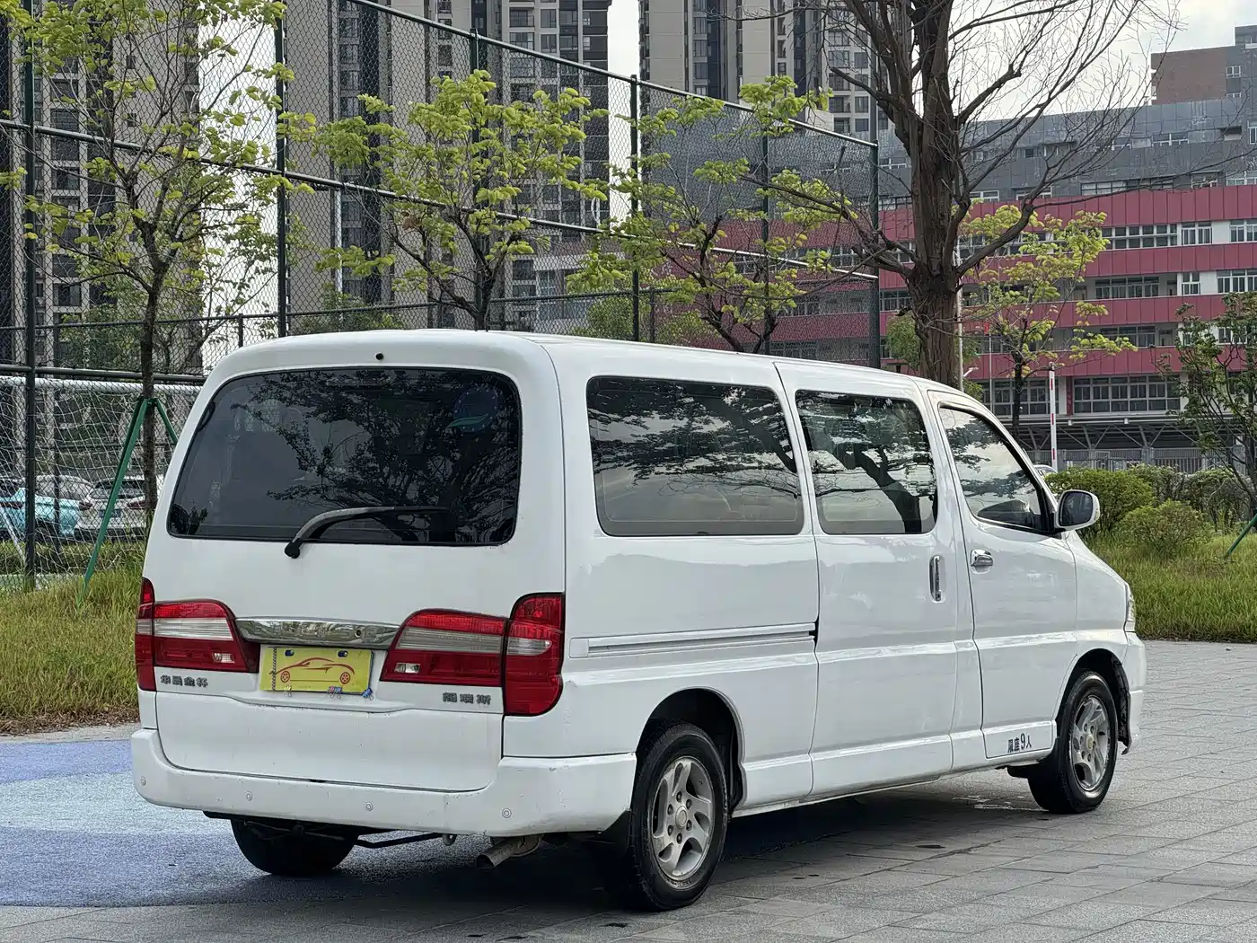 Jinbei Grace 2010 2010 2.4L-3rd Gen Prestige Standard 9-seater 4RB2