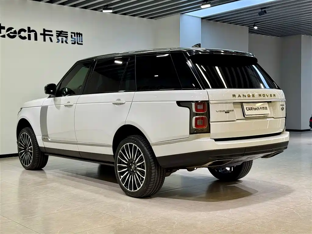 Land Rover Range Rover 2021 3.0 L6 Heritage Extended Classic Edition фото 7