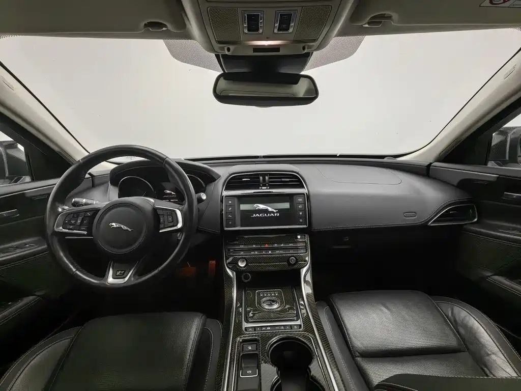 2017 Jaguar XE