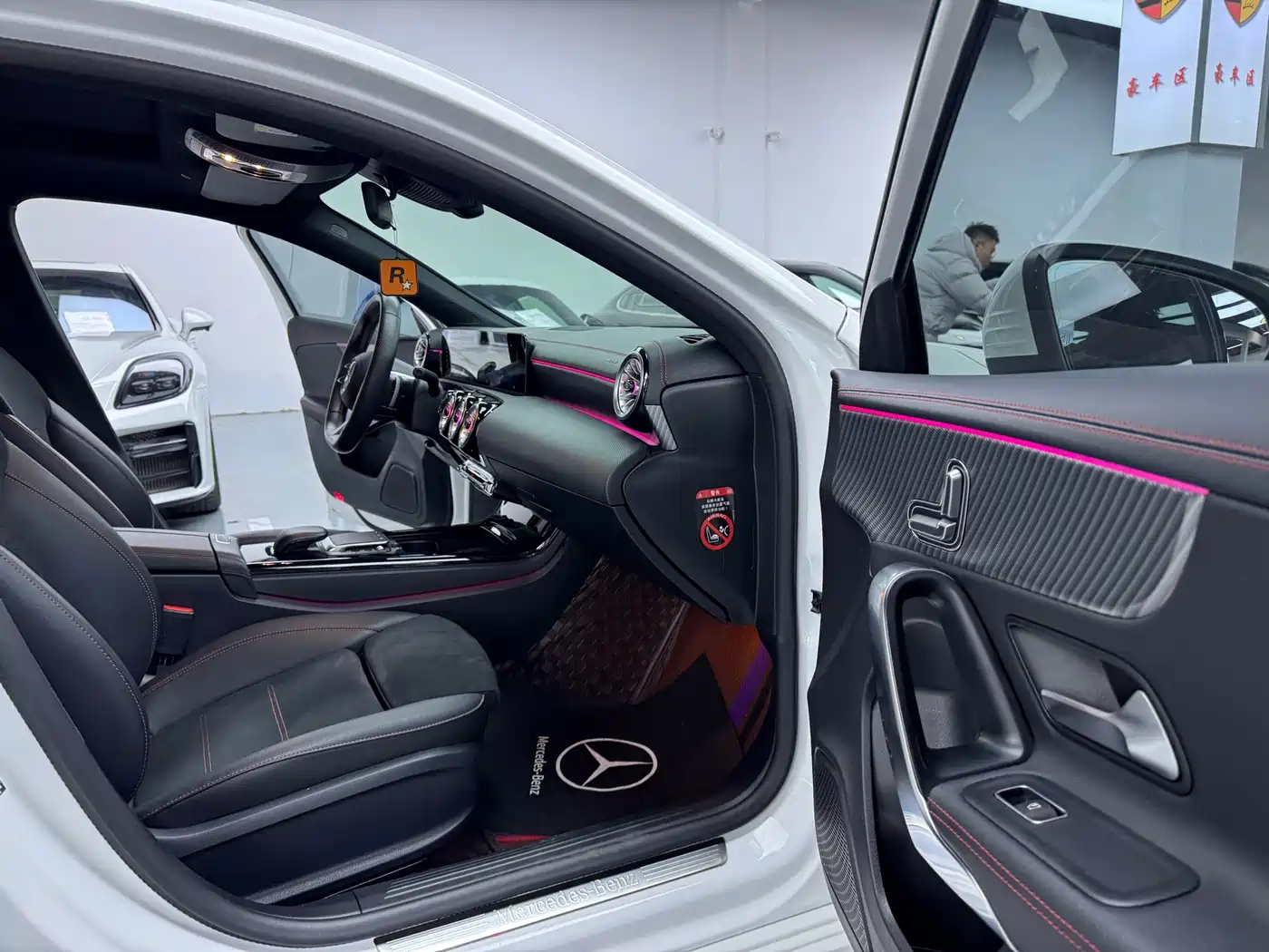Mercedes-Benz A-Class 2023 A 200 L Fashion фото 14