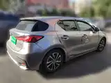 Фото 4 - Lexus CT