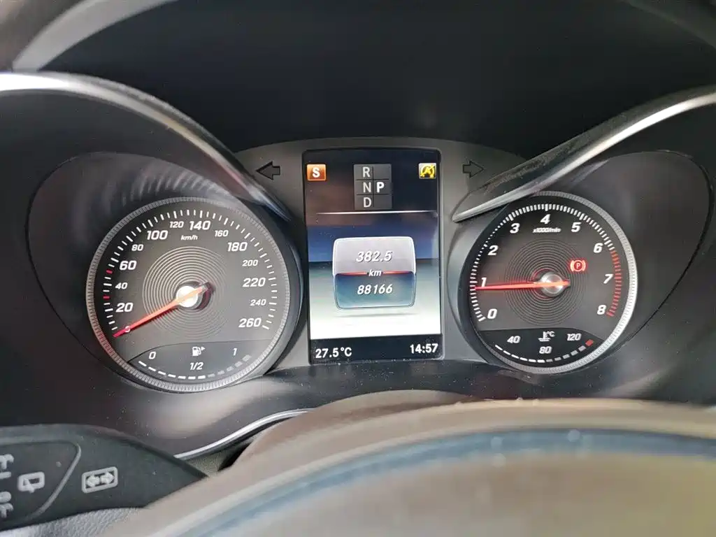 Mercedes-Benz GLC 2017 GLC 260 4MATIC Luxury фото 8