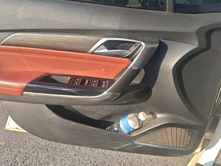 BAIC Senova D50 2018 2018 1.5L CVT Premium Smart Connect Edition