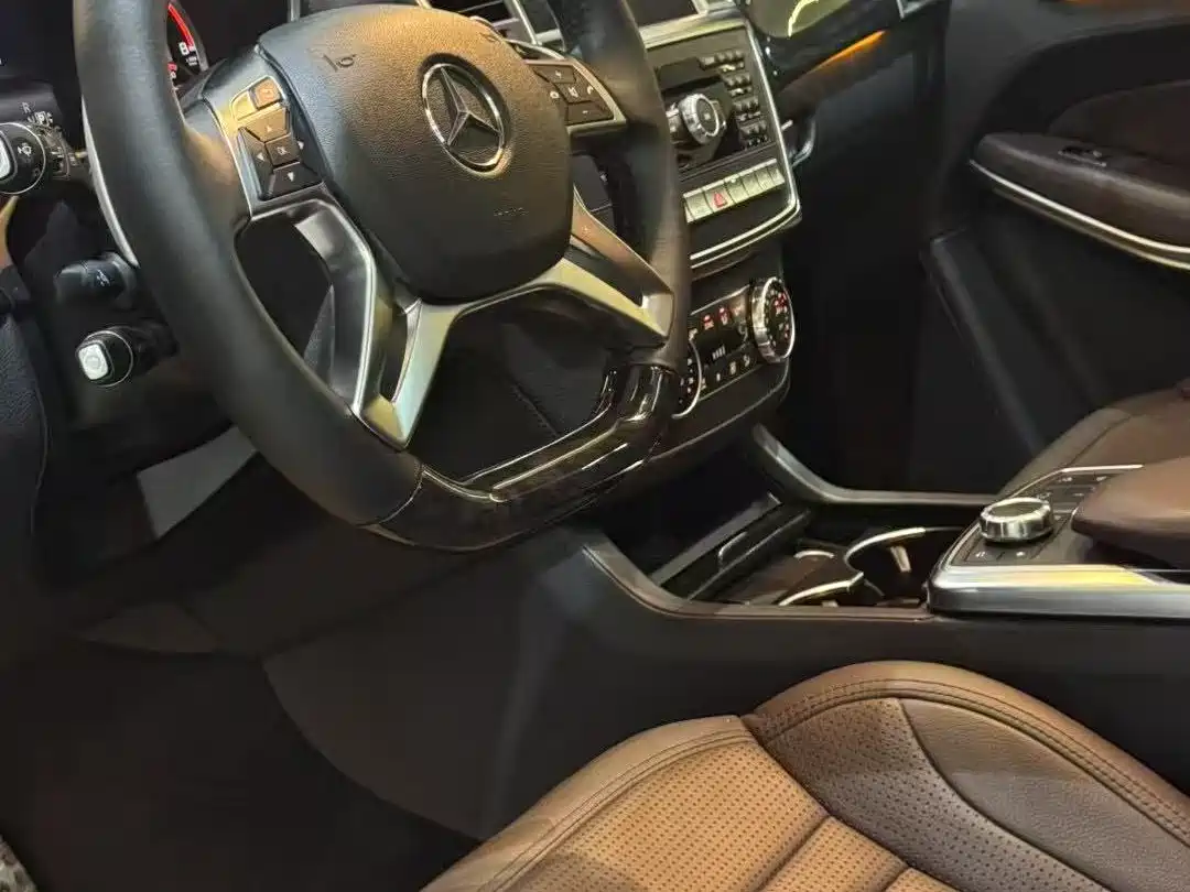 Mercedes-Benz GL-Class AMG 2013 AMG GL 63 фото 2