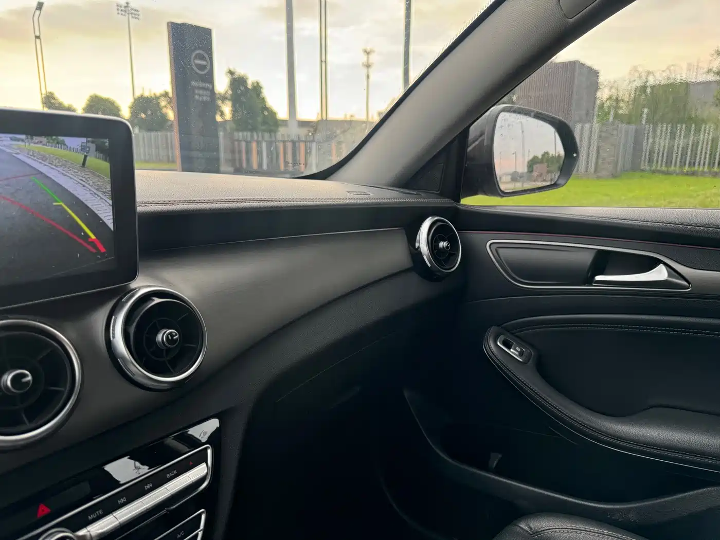 Junma MEET 3 (Meitu 3) 2018 2018 1.5T CVT Comfort Edition