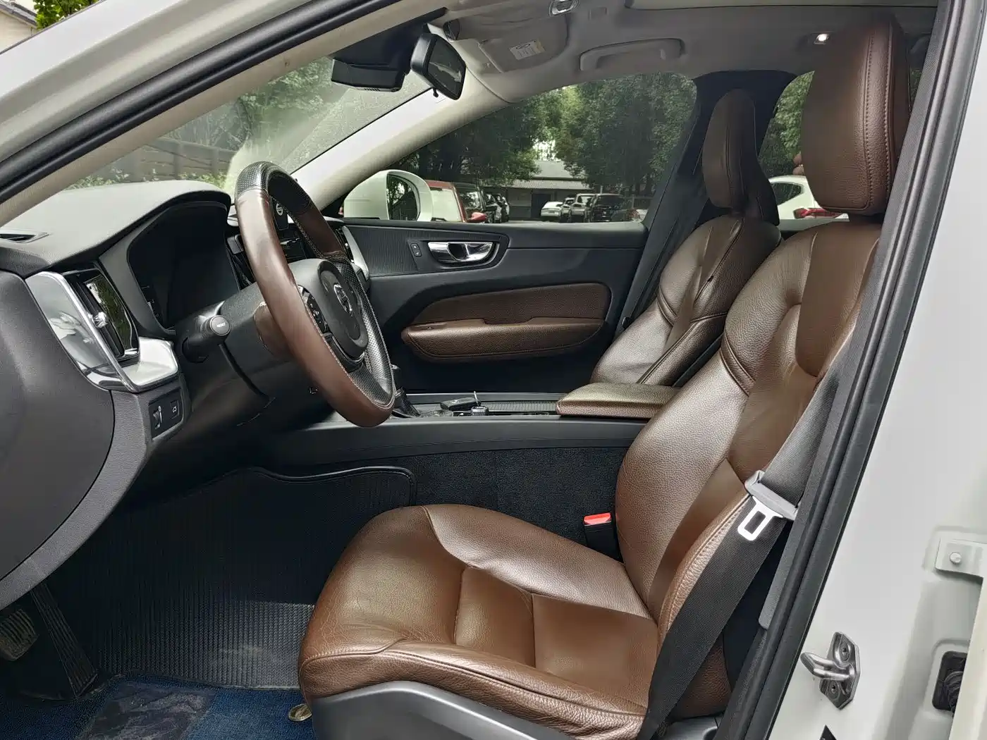 Фото 7 - Volvo XC60