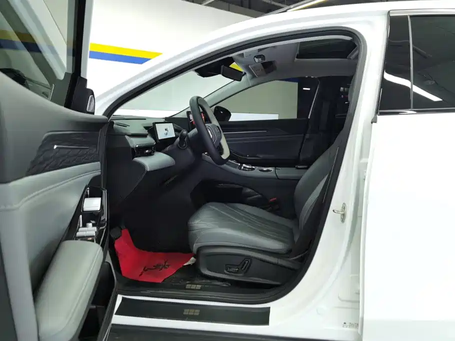 Geely Galaxy Galaxy L6 2026 2025 EM-i 140km Starship Edition
