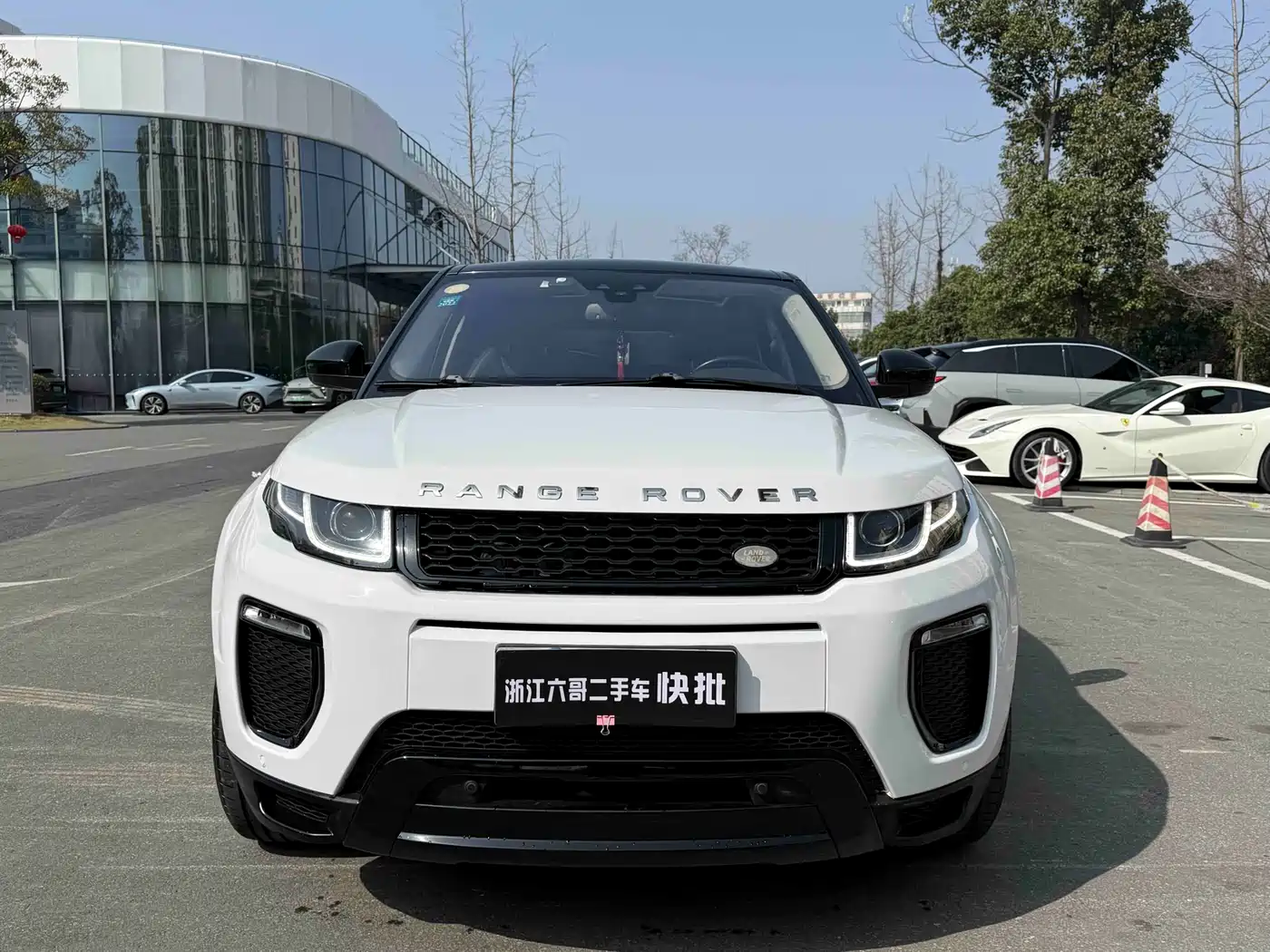 Land Rover Range Rover Evoque 2018 240PS SE Smart Edition фото 2