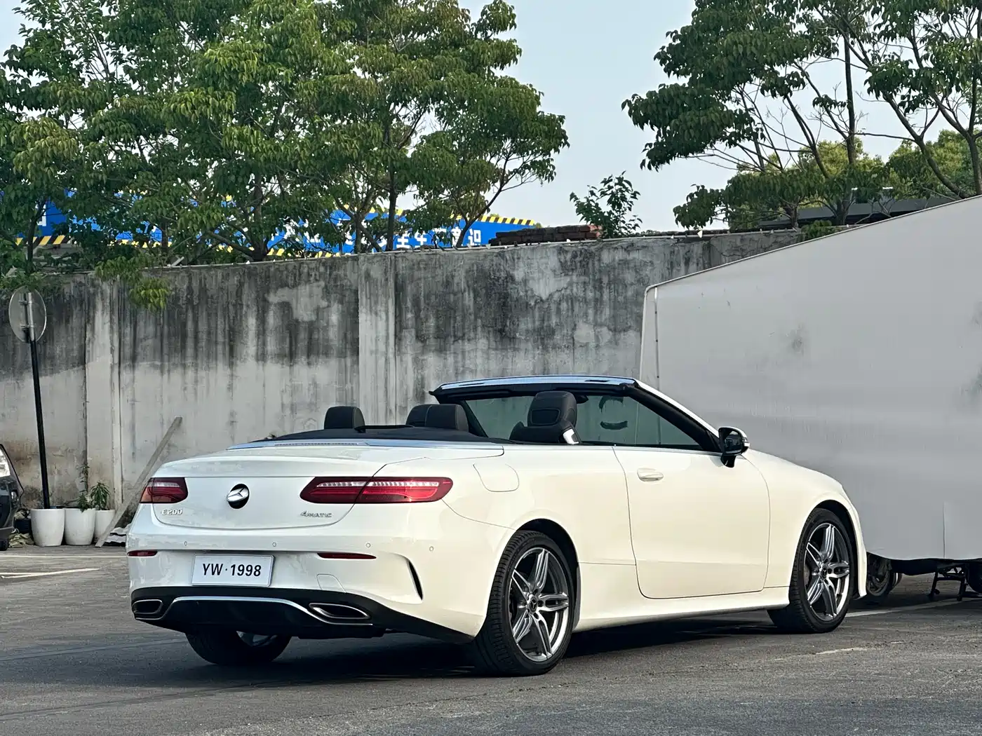 Mercedes-Benz E-Class (Import) 2018 E 200 4MATIC Convertible Coupe фото 4
