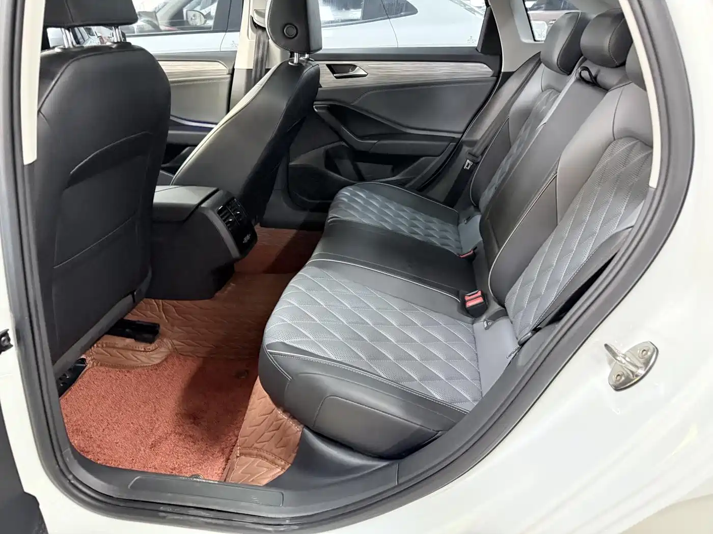 Volkswagen Sagitar 2023 200TSI DSG Soaring Edition фото 10
