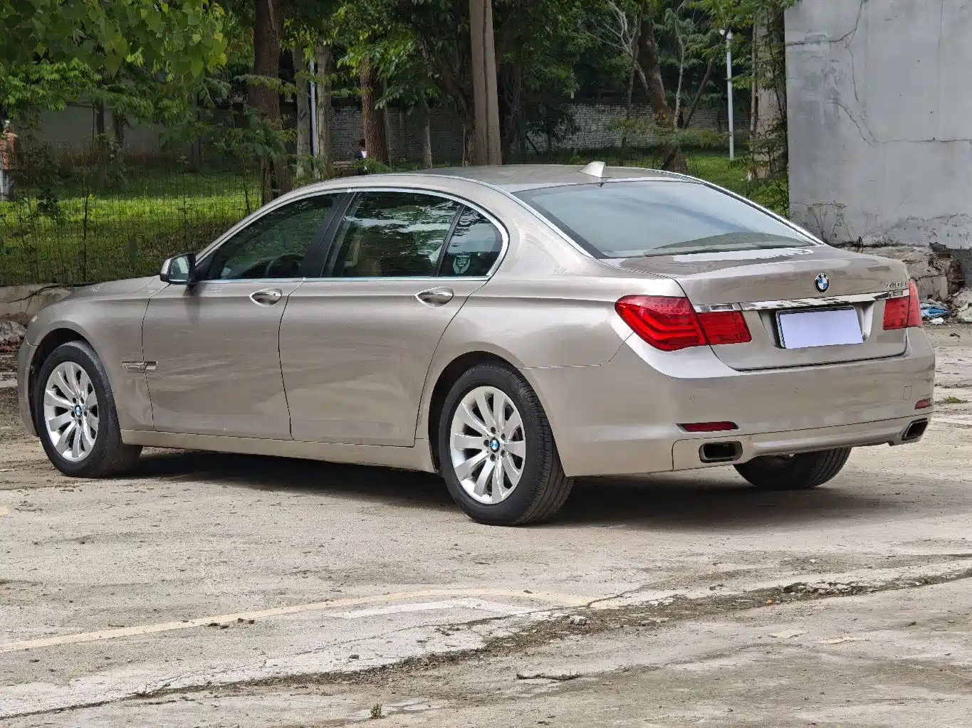 BMW 7 Series 2009 740Li Premium фото 5
