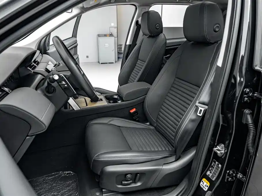 Land Rover Discovery Sport 2024 Performance Technology Edition фото 21