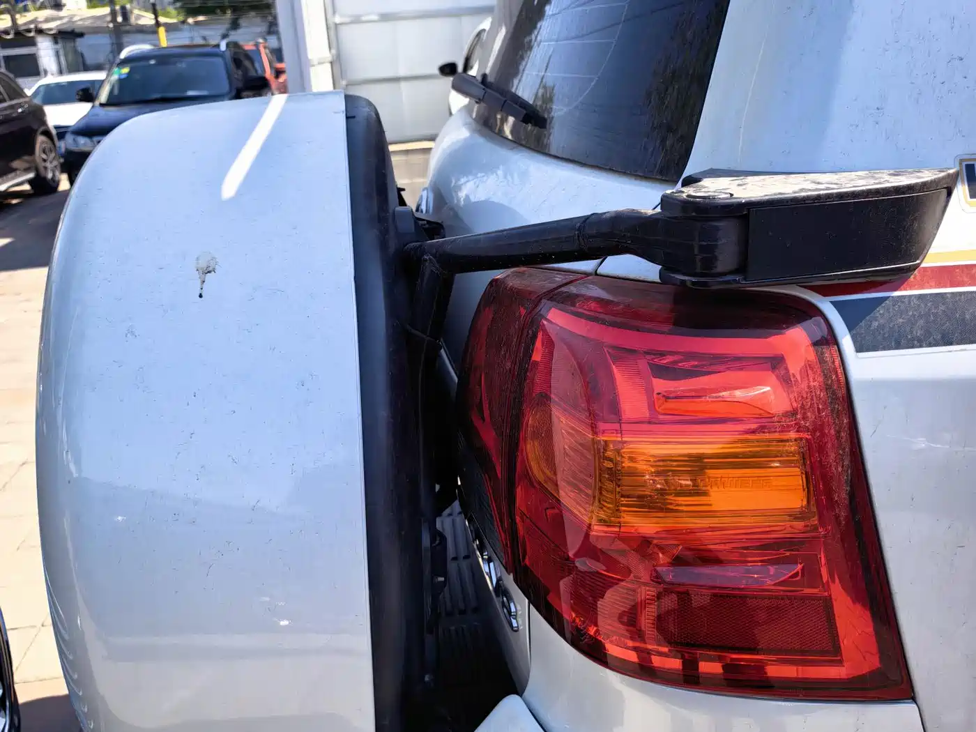 Toyota Land Cruiser (Import) 2015 4.6L V8 Middle East Limited Edition фото 16