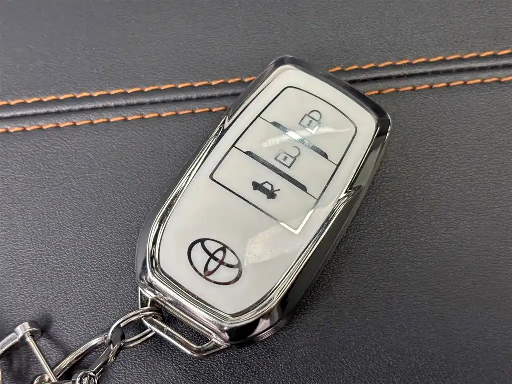 Toyota Avalon 2024 Model Hybrid 2.0L Prestige Edition фото 18