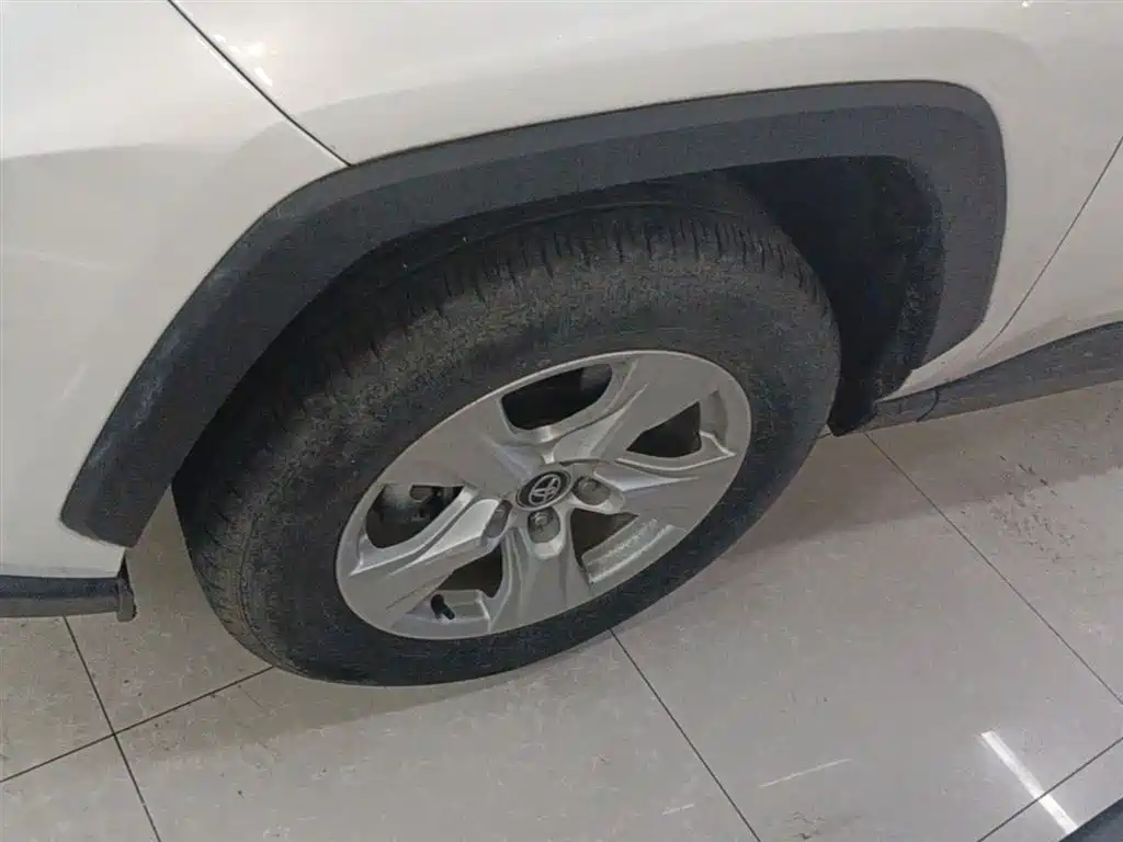 Toyota RAV4 Rongfang 2024 2.0L CVT FWD Urban Edition фото 23