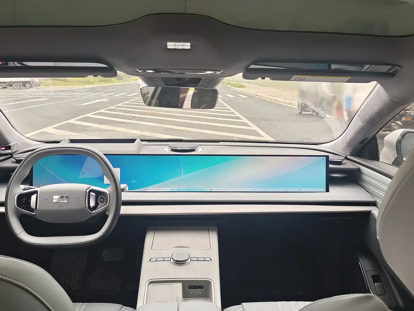 Geely Galaxy Galaxy E8 2024 665km RWD Starship Voyager Edition фото 6