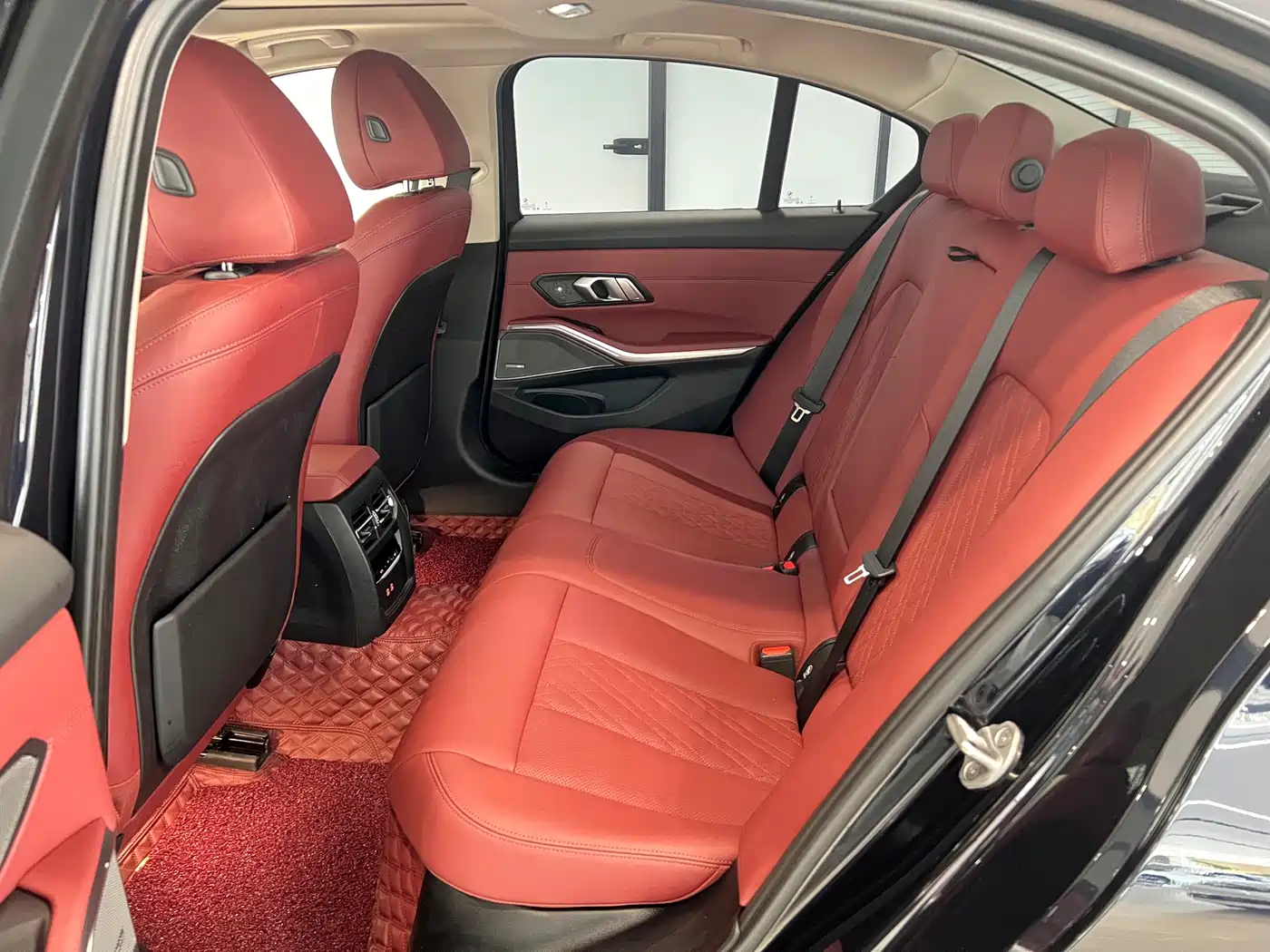 BMW 3 Series 2022 325i M Sport Shadow Edition фото 17