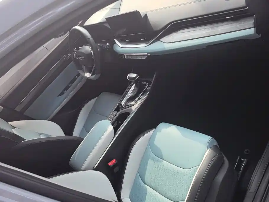 Geely Emgrand S 2022 2022 1.4T CVT Crossover Player