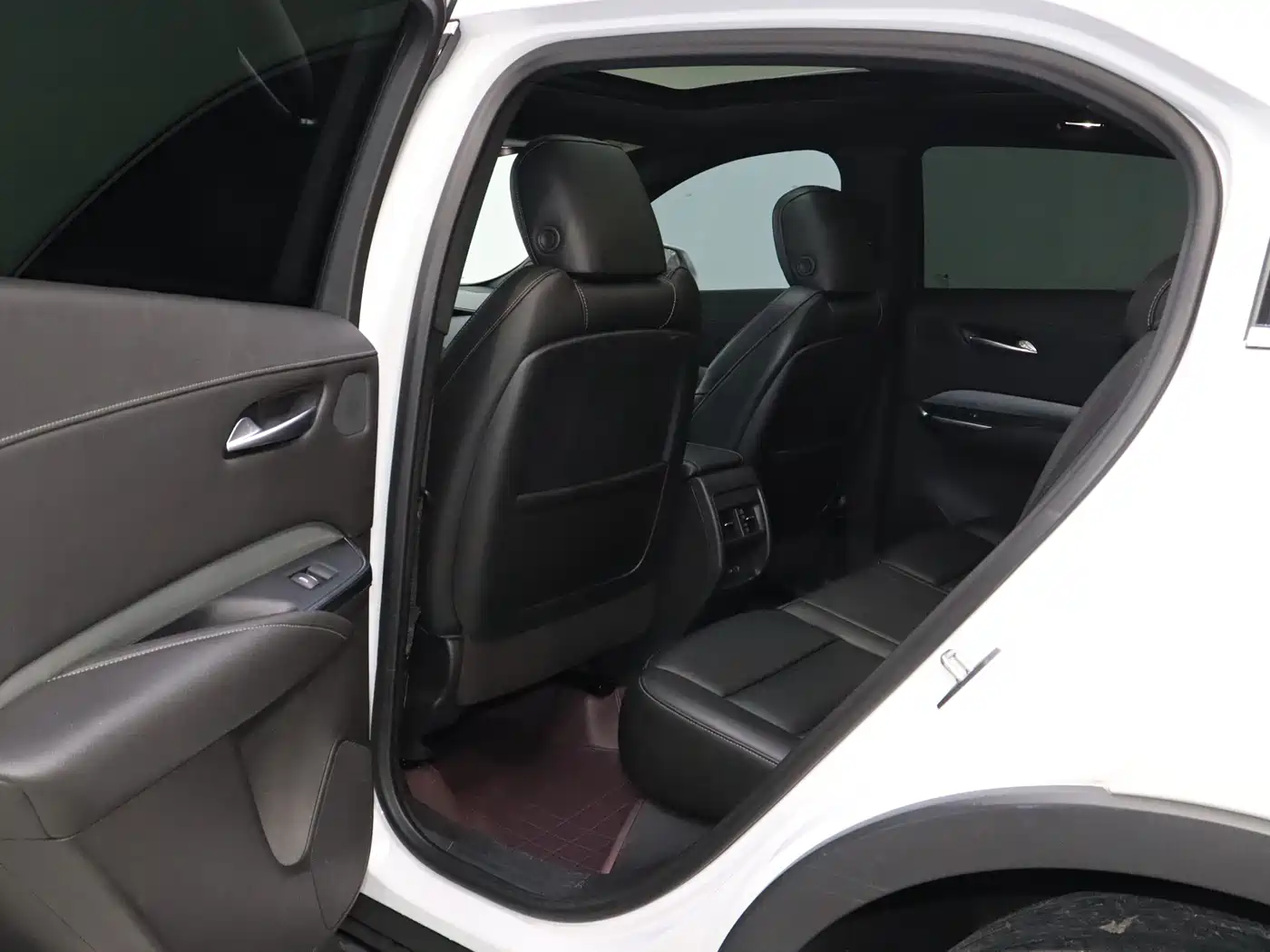 Cadillac XT4 2021 28T FWD Premium Edition фото 13