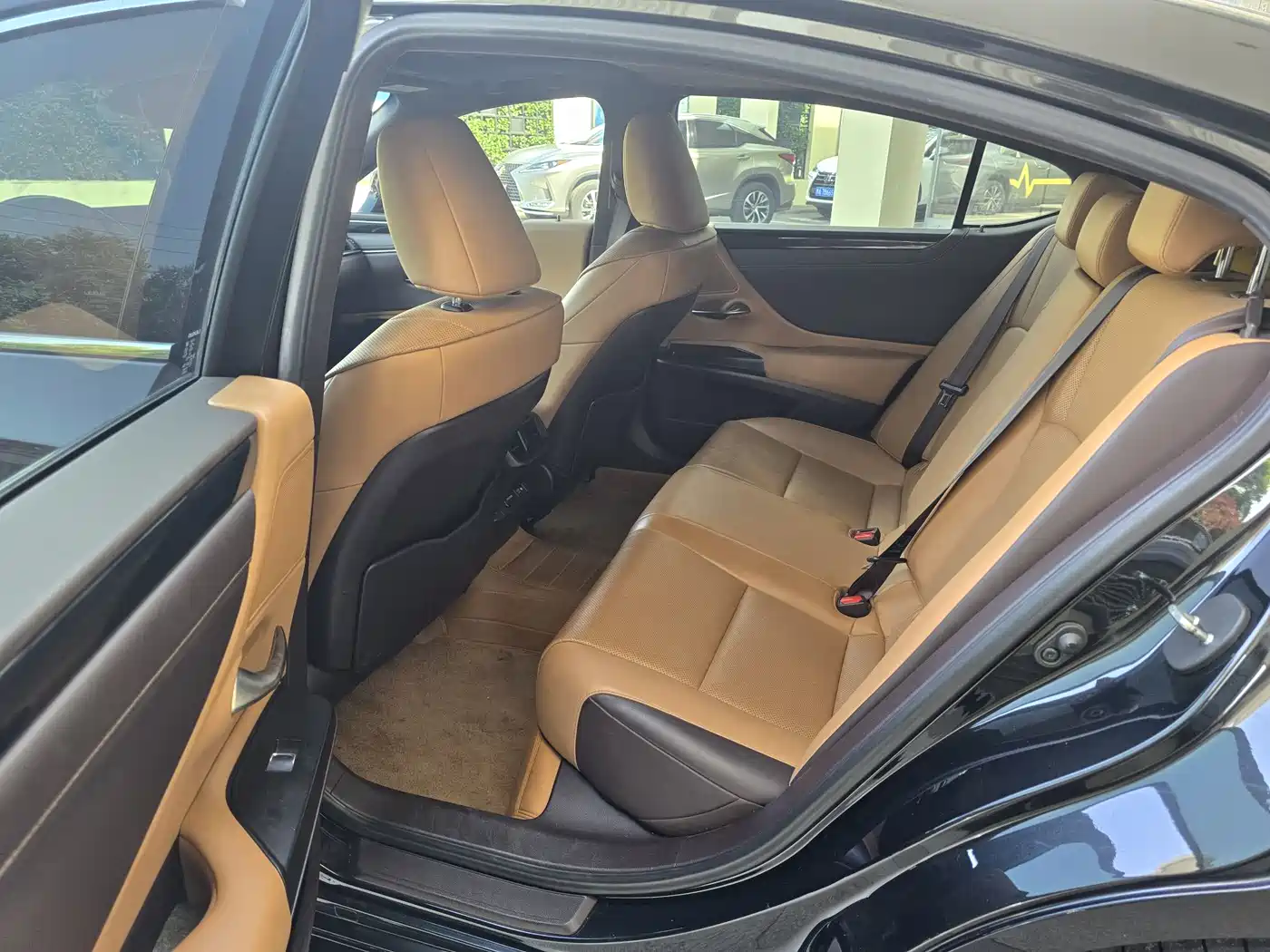 Lexus ES 2020 200 Excellence фото 7
