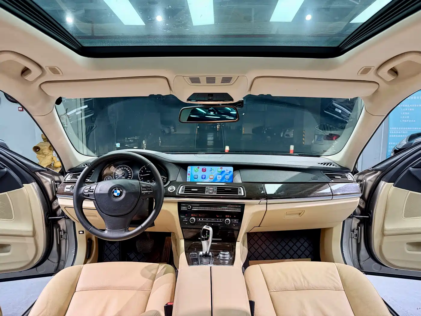 BMW 7 Series 2009 740Li Premium фото 17