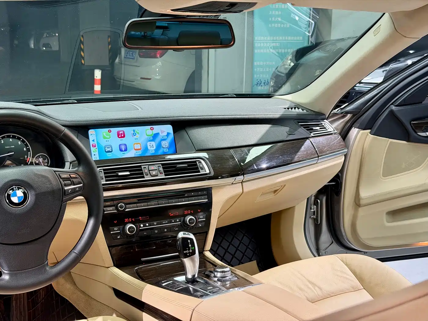 BMW 7 Series 2009 740Li Premium фото 15