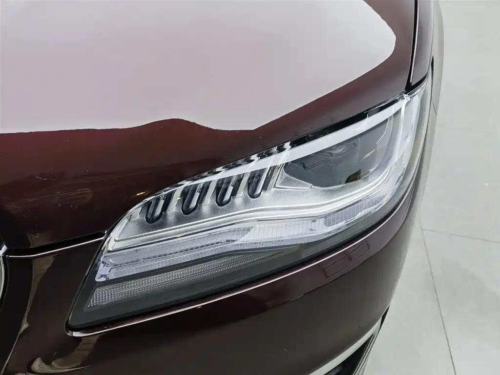 Lincoln MKZ 2018 2.0T Premium Edition фото 7