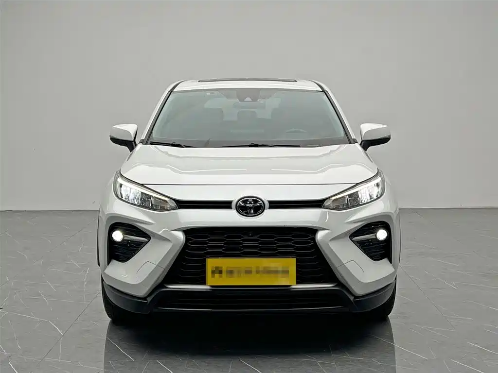 Toyota Wildlander 2022 2.0L CVT FWD Luxury PLUS Edition фото 2
