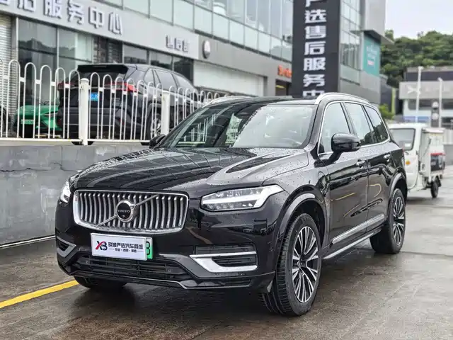 Volvo XC90 Plug-in Hybrid 2023